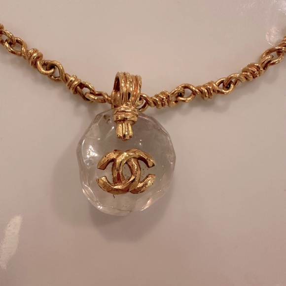 CHANEL Vintage Large Crystal Drop Necklace with CC Logo - Picture 2 of 4